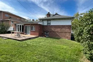 222-44 Garland Dr, Bayside, NY 11364 - Photo 7