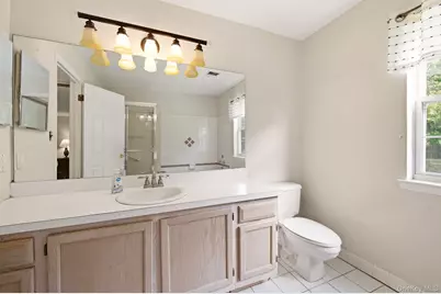 215 Fairfield Drive E, Holbrook, NY 11741 - Photo 19