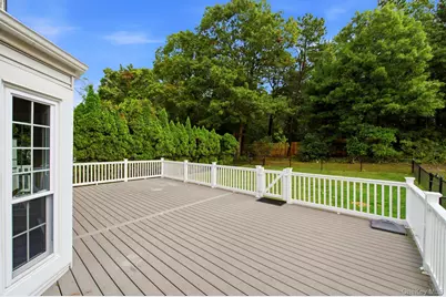215 Fairfield Drive E, Holbrook, NY 11741 - Photo 29