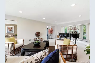 211 Whitewood Drive, Massapequa Park, NY 11762 - Photo 7