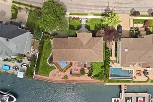 211 Whitewood Dr, Massapequa Park, NY 11762 - Photo 43