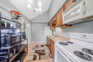 64 Mowbray Ave, Bay Shore, NY 11706 - Photo 23