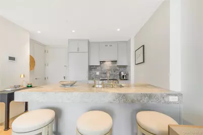 250 E 21st Street #9D, New York, NY 10010 - Photo 5