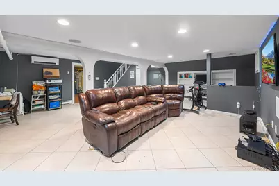 3 Demott Avenue, Rockville Centre, NY 11570 - Photo 31