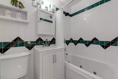 43-25 Douglaston Parkway #2-G, Douglaston, NY 11363 - Photo 11