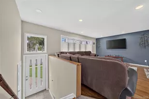 395 Bunker Dr, Oceanside, NY 11572 - Photo 5