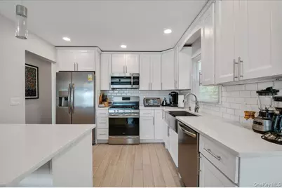 845 E Walnut Street, Long Beach, NY 11561 - Photo 3