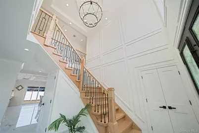 1089 Linden Street, Valley Stream, NY 11580 - Photo 3