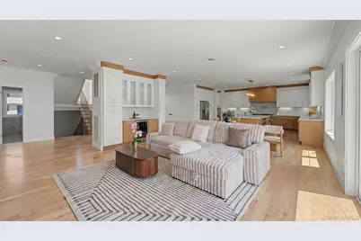 1089 Linden Street, Valley Stream, NY 11580 - Photo 5