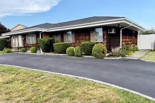 89 Bruce Ave, Hicksville, NY 11801 - Photo 3