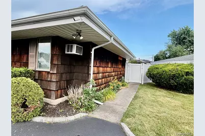 89 Bruce Avenue, Hicksville, NY 11801 - Photo 7
