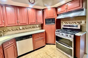 89 Bruce Ave, Hicksville, NY 11801 - Photo 21
