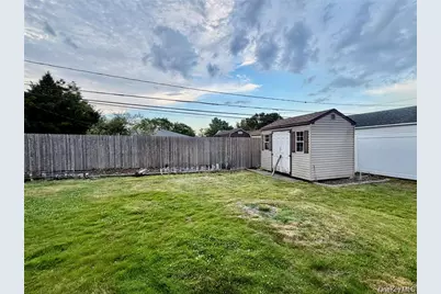 89 Bruce Avenue, Hicksville, NY 11801 - Photo 5