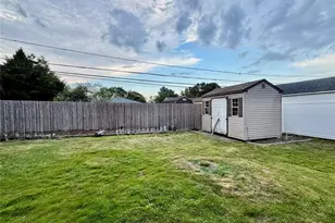 89 Bruce Ave, Hicksville, NY 11801 - Photo 5