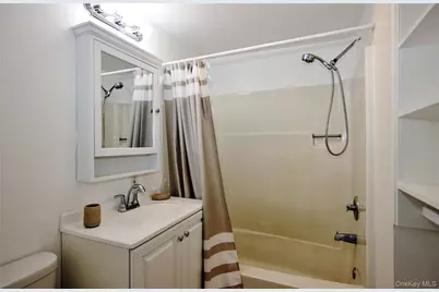 201 Bennett Avenue, Yonkers, NY 10701 - Photo 19