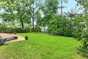 50 Commander Ave, Garden City, NY 11530 - Photo 33