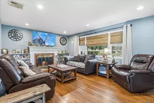 8 Anthony Marangiello St, Glen Cove, NY 11542 - Photo 5