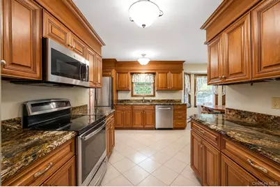 36 George Street, Sayville, NY 11782 - Photo 15