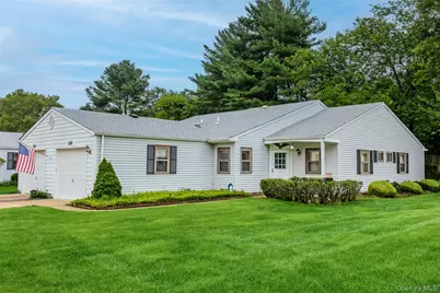 118 Knolls Drive, Stony Brook, NY 11790 - Photo 1