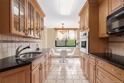 25 Rockledge Avenue #205, White Plains, NY 10601 - Photo 9