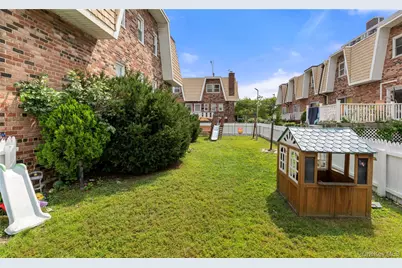 211 Beach 16th Street, Far Rockaway, NY 11691 - Photo 17