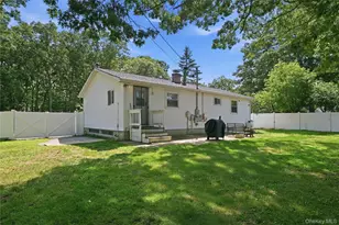 211 Hampton Ave, Mastic, NY 11950 - Photo 27