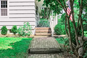 353 S Country Rd, Brookhaven, NY 11719 - Photo 45