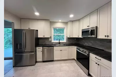 32 Hickman Drive, Hopewell Junction, NY 12533 - Photo 3