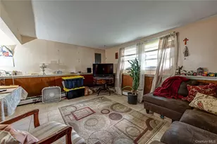 40 Rockland Ave, West Babylon, NY 11704 - Photo 19