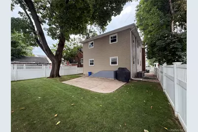 40 Edgewood Road Second Floor Unit #2, Port Washington, NY 11050 - Photo 13