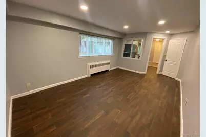 16 Frank Avenue #Studio, Farmingdale, NY 11735 - Photo 5