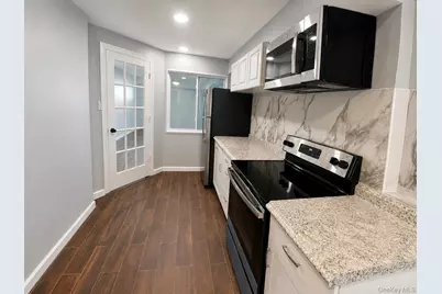 16 Frank Avenue #Studio, Farmingdale, NY 11735 - Photo 3