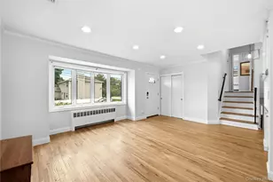 14 Oak Dr, Plainview, NY 11803 - Photo 5