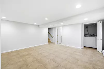 14 Oak Drive, Plainview, NY 11803 - Photo 27