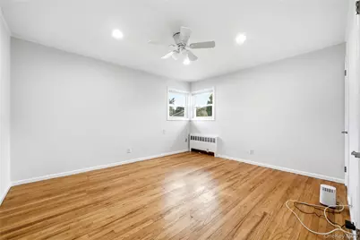 14 Oak Drive, Plainview, NY 11803 - Photo 19