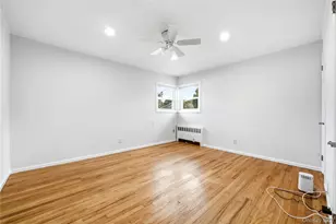 14 Oak Dr, Plainview, NY 11803 - Photo 19