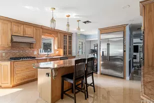 1 Whispering Ct, Dix Hills, NY 11746 - Photo 9