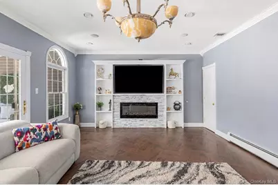 1 Whispering Court, Dix Hills, NY 11746 - Photo 11