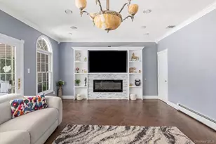 1 Whispering Ct, Dix Hills, NY 11746 - Photo 11