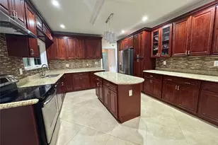 23 Wooleys Ln, Great Neck, NY 11023 - Photo 5