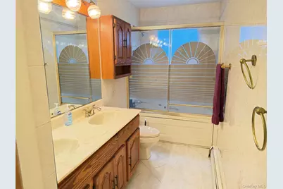 49 Midvale Avenue, Farmingville, NY 11738 - Photo 9