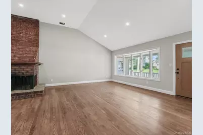 250 Lakeshore Boulevard, Massapequa Park, NY 11762 - Photo 5