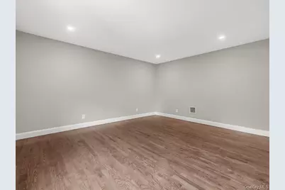 250 Lakeshore Boulevard, Massapequa Park, NY 11762 - Photo 15