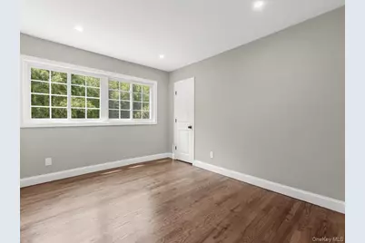 250 Lakeshore Boulevard, Massapequa Park, NY 11762 - Photo 9