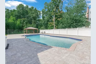 250 Lakeshore Boulevard, Massapequa Park, NY 11762 - Photo 23
