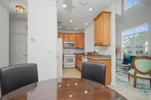 1113 Balsam Dr, New Windsor, NY 12553 - Photo 9