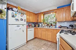 13 Ogden St, Middletown, NY 10940 - Photo 3
