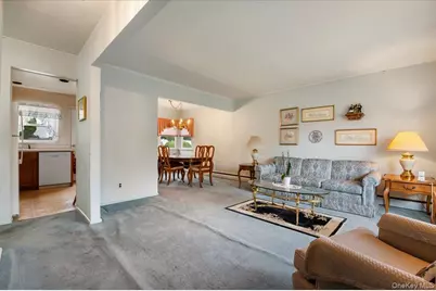 11 Hastings Lane, Hicksville, NY 11801 - Photo 3