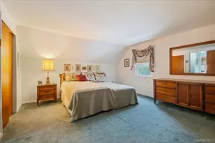 11 Hastings Ln, Hicksville, NY 11801 - Photo 15