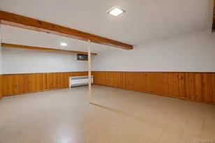 11 Hastings Ln, Hicksville, NY 11801 - Photo 19